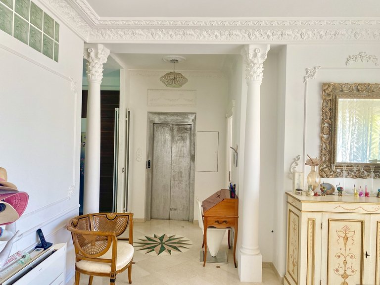 Villa for Sale in Marseille, Marseille & Cote Bleu 11