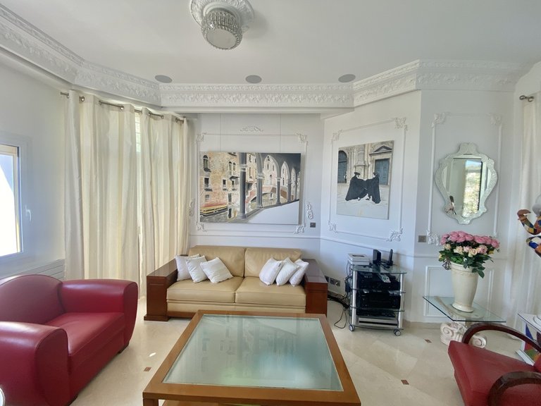 Villa for Sale in Marseille, Marseille & Cote Bleu 4