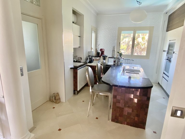 Villa for Sale in Marseille, Marseille & Cote Bleu 6