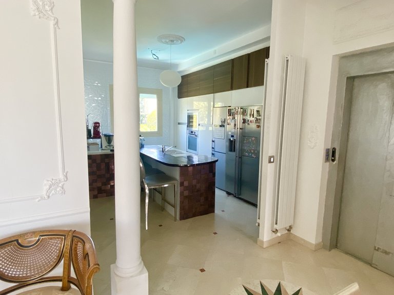 Villa for Sale in Marseille, Marseille & Cote Bleu 7