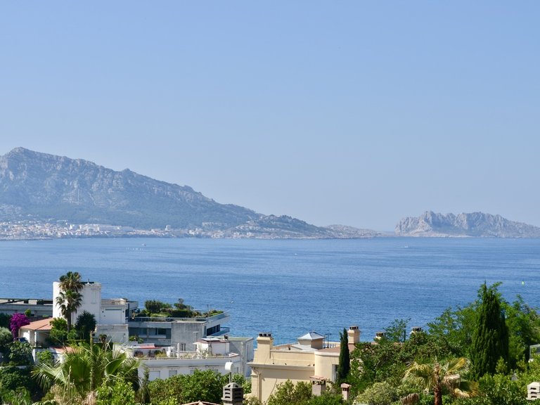 Villa for Sale in Marseille, Marseille & Cote Bleu 2