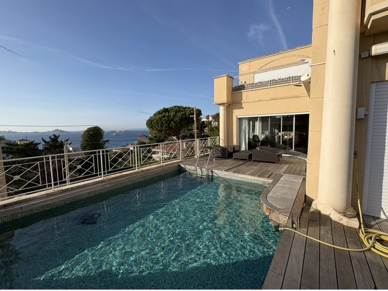 Villa for Sale in Marseille, Marseille & Cote Bleu 2