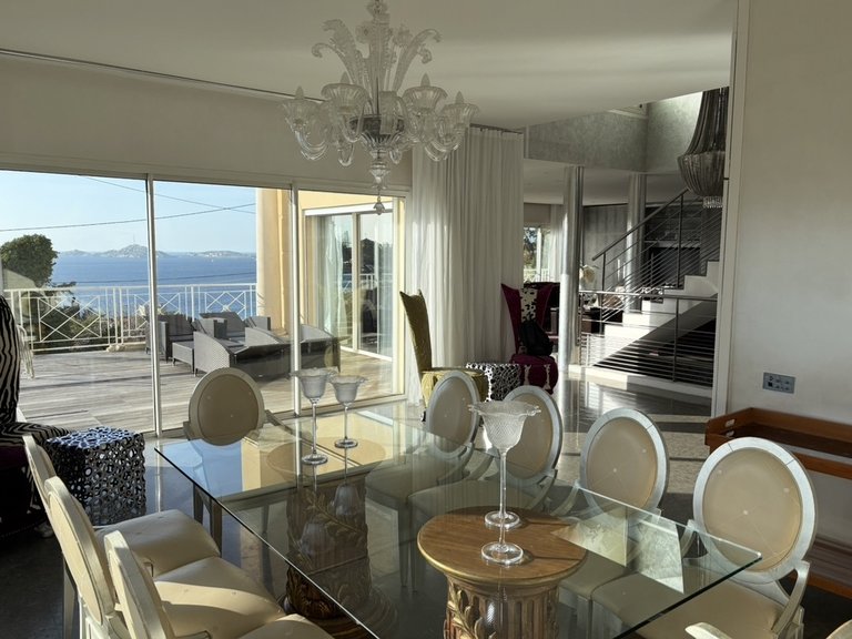 Villa for Sale in Marseille, Marseille & Cote Bleu 5