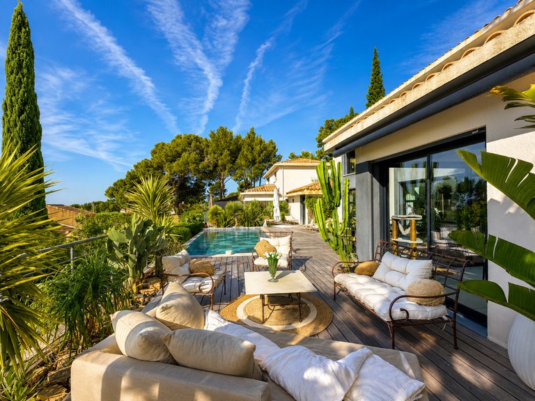 Villa for Sale in St Cyr Sur Mer, Provence Coast (cassis To Cavalaire) 12