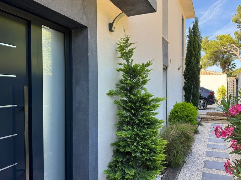 Villa for Sale in St Cyr Sur Mer, Provence Coast (cassis To Cavalaire) 16