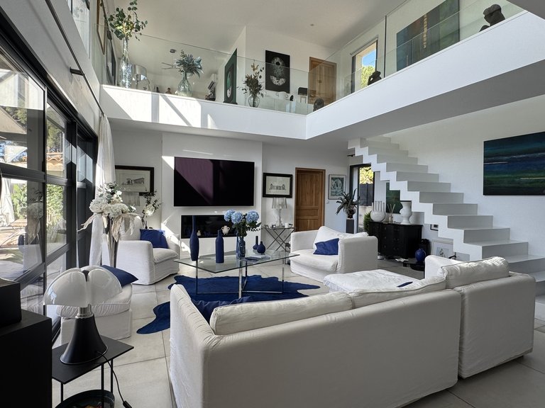 Villa for Sale in St Cyr Sur Mer, Provence Coast (cassis To Cavalaire) 10