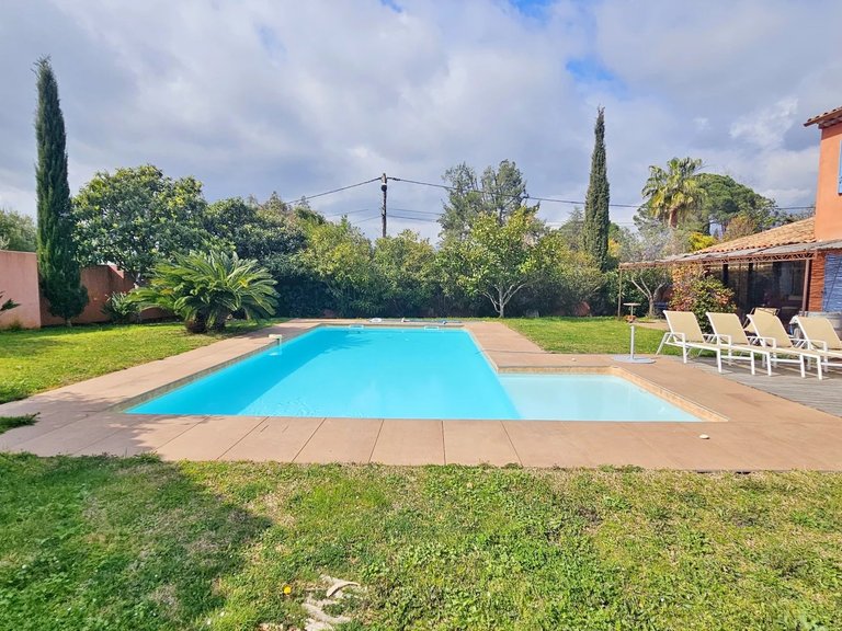 Villa for Sale in Cagnes Sur Mer, Antibes Area 4