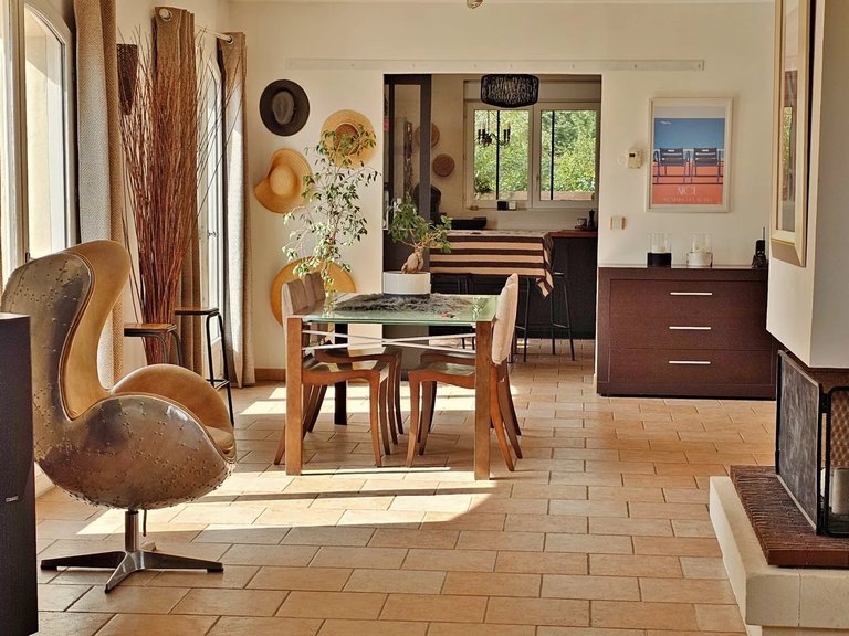 Villa for Sale in Cagnes Sur Mer, Antibes Area 8
