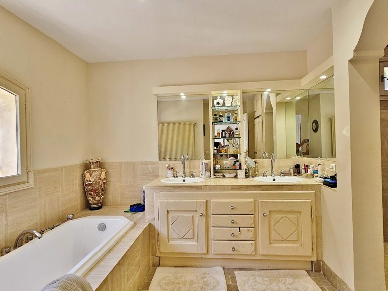 Villa for Sale in Biot, Mougins, Valbonne, Grasse Area 16