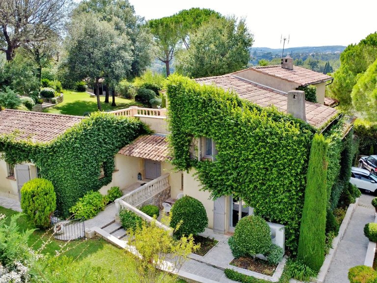 Villa for Sale in Biot, Mougins, Valbonne, Grasse Area 18
