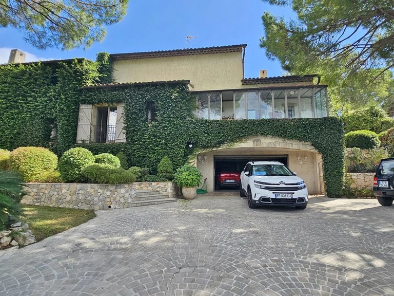 Villa for Sale in Biot, Mougins, Valbonne, Grasse Area 19