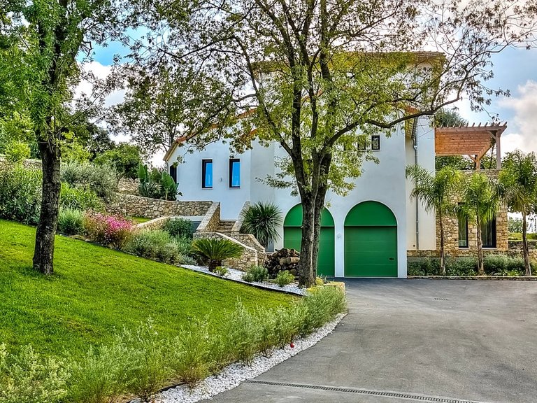Villa for Sale in Mougins, Mougins, Valbonne, Grasse Area 1