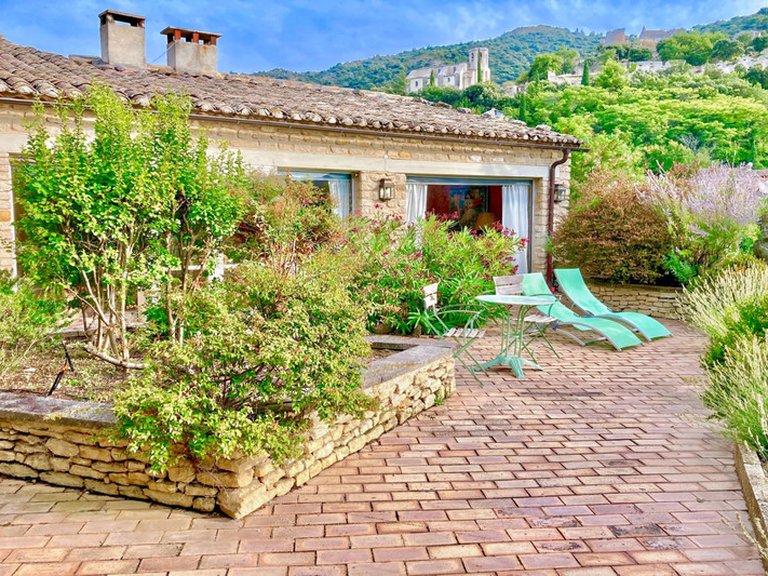 Villa for Sale in Oppede, The Luberon / Vaucluse 1