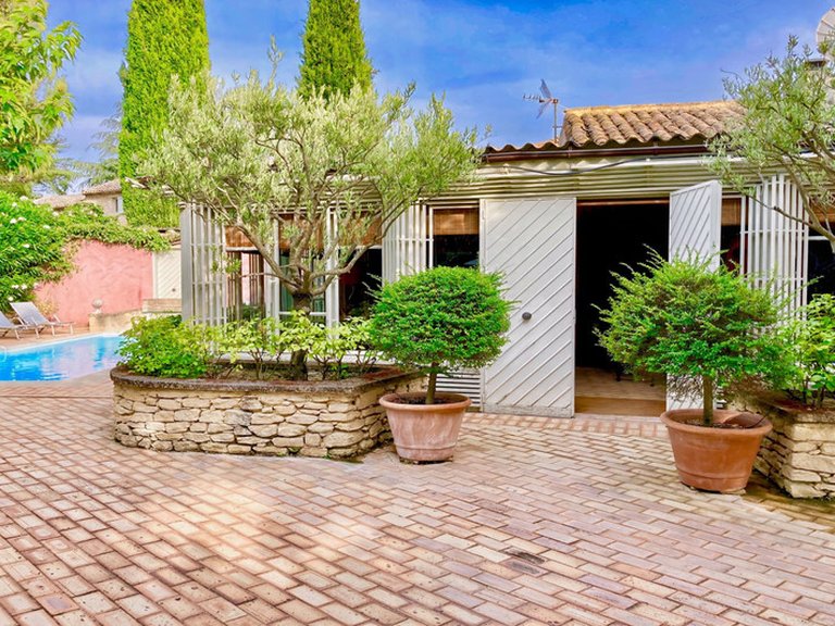 Villa for Sale in Oppede, The Luberon / Vaucluse 12