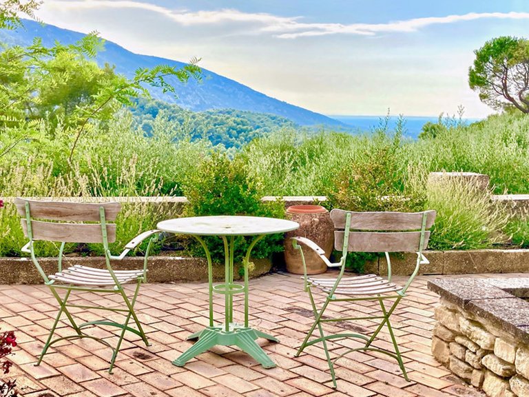 Villa for Sale in Oppede, The Luberon / Vaucluse 15