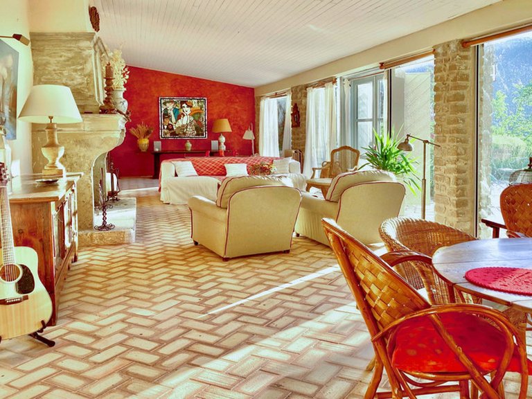 Villa for Sale in Oppede, The Luberon / Vaucluse 18