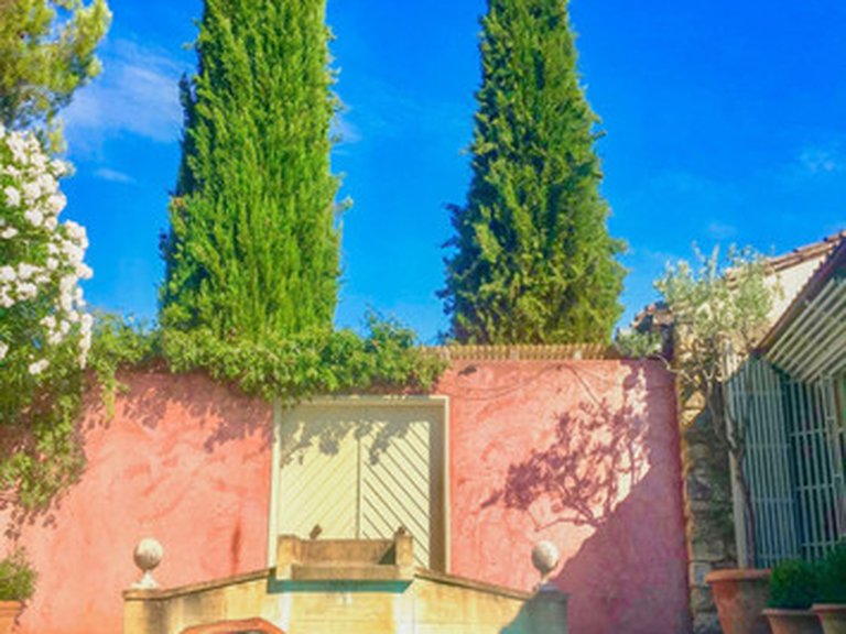 Villa for Sale in Oppede, The Luberon / Vaucluse 10