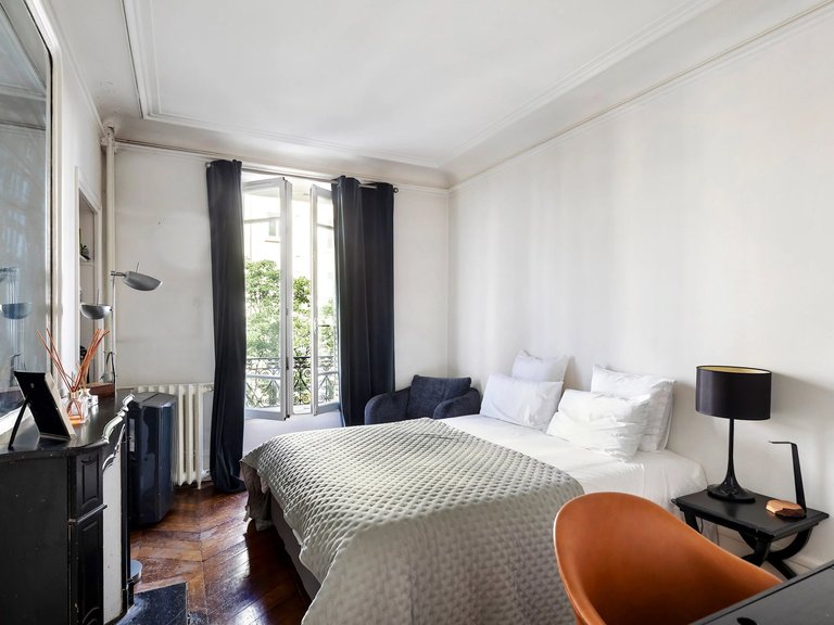 Apartment for Sale in 16th (trocadéro - Etoile - Passy), Golden Triangle - Trocadéro (8th - 16th) 11