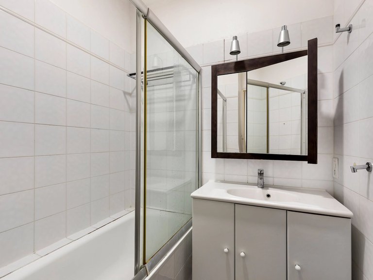 Apartment for Sale in 16th (trocadéro - Etoile - Passy), Golden Triangle - Trocadéro (8th - 16th) 15