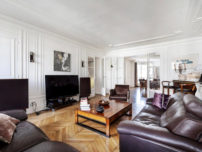 Apartment for Sale in 16th (trocadéro - Etoile - Passy), Golden Triangle - Trocadéro (8th - 16th) 3