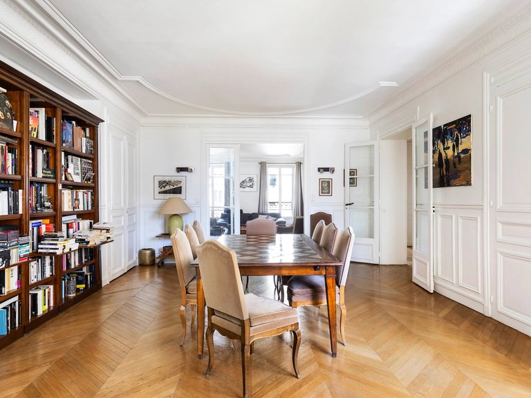 Apartment for Sale in 16th (trocadéro - Etoile - Passy), Golden Triangle - Trocadéro (8th - 16th) 5
