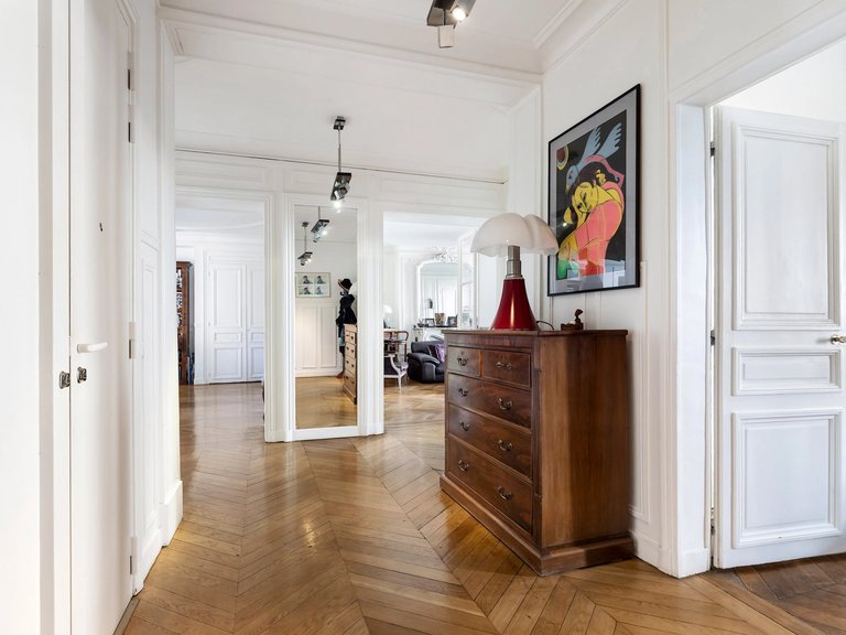 Apartment for Sale in 16th (trocadéro - Etoile - Passy), Golden Triangle - Trocadéro (8th - 16th) 7