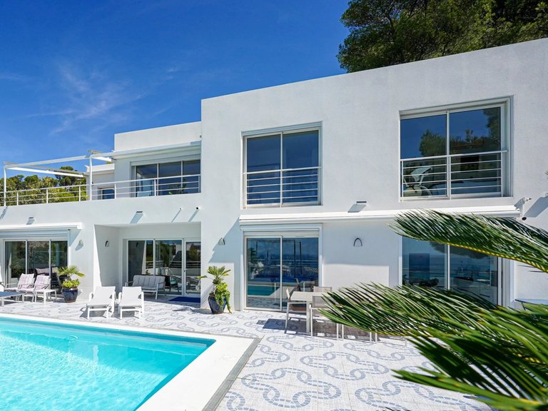 Villa for Sale in Marseille, Marseille & Cote Bleu 1