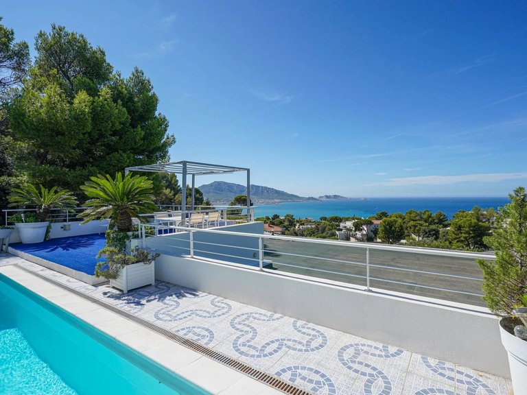 Villa for Sale in Marseille, Marseille & Cote Bleu 12