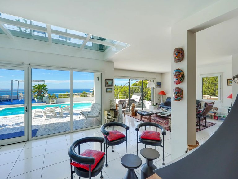 Villa for Sale in Marseille, Marseille & Cote Bleu 14