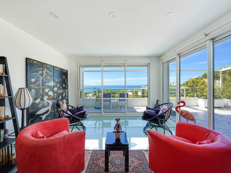 Villa for Sale in Marseille, Marseille & Cote Bleu 17