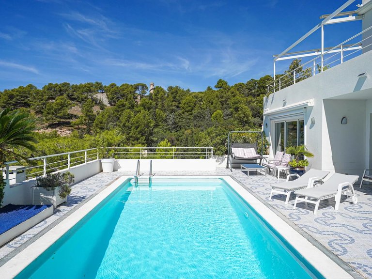 Villa for Sale in Marseille, Marseille & Cote Bleu 8