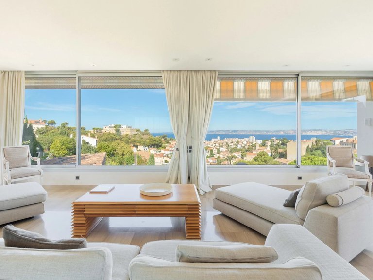 Villa for Sale in Marseille, Marseille & Cote Bleu 2