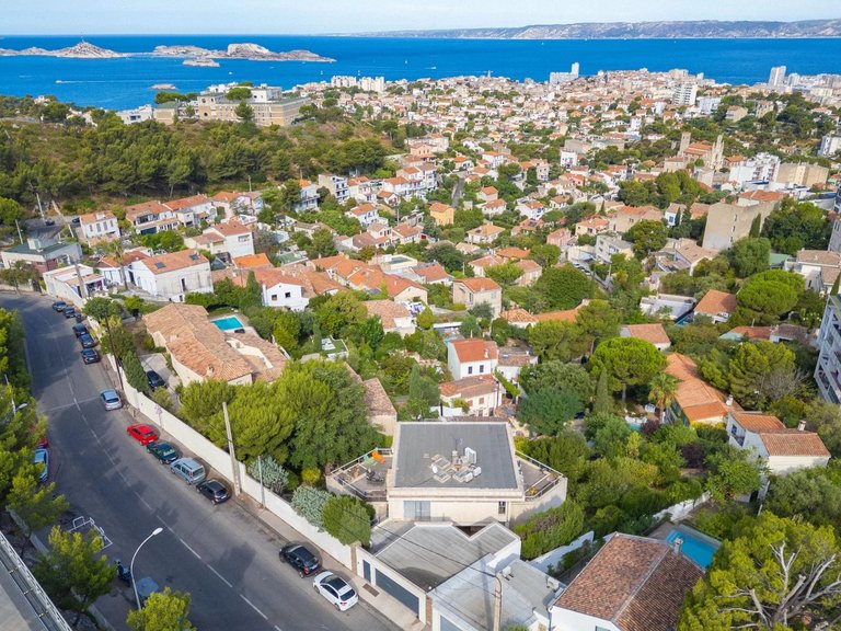 Villa for Sale in Marseille, Marseille & Cote Bleu 9
