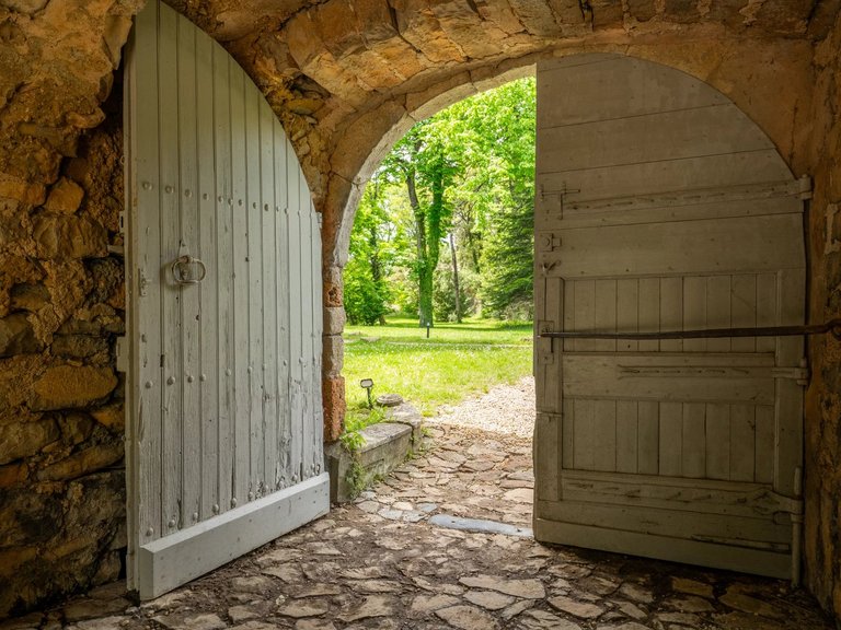 Castle/estate for Sale in Anduze, Uzes Area 2