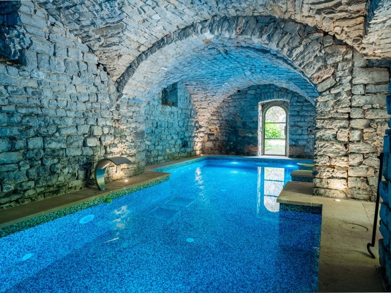 Castle/estate for Sale in Anduze, Uzes Area 3