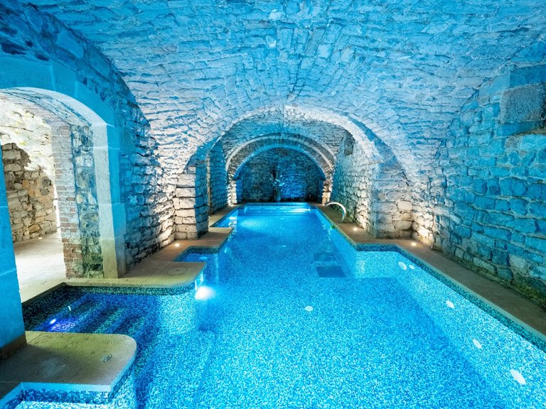 Castle/estate for Sale in Anduze, Uzes Area 4