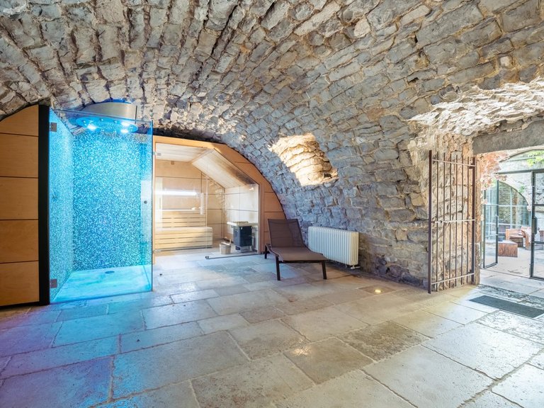 Castle/estate for Sale in Anduze, Uzes Area 5