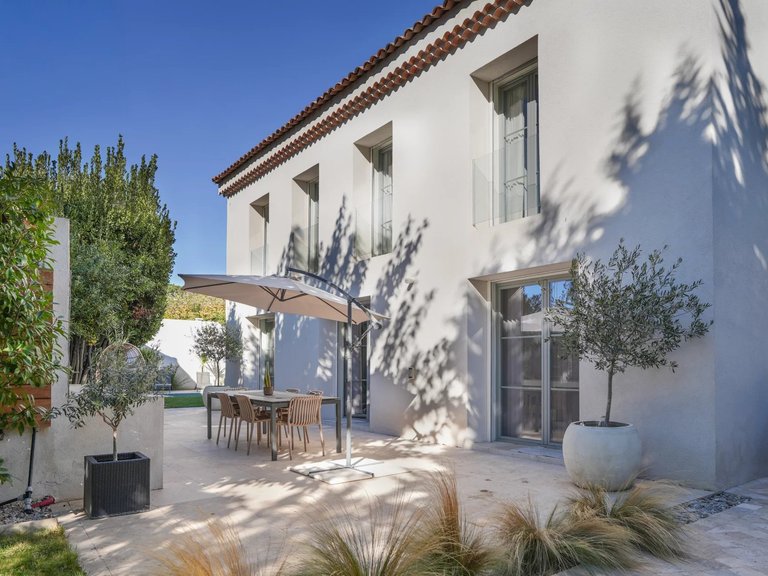 Villa for Sale in Marseille, Marseille & Cote Bleu 1
