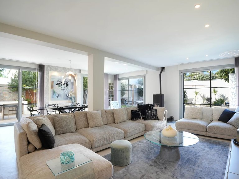 Villa for Sale in Marseille, Marseille & Cote Bleu 9