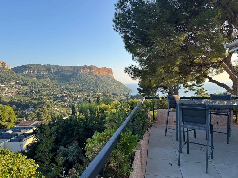 Villa for Sale in Cassis, Provence Coast (cassis To Cavalaire) 2