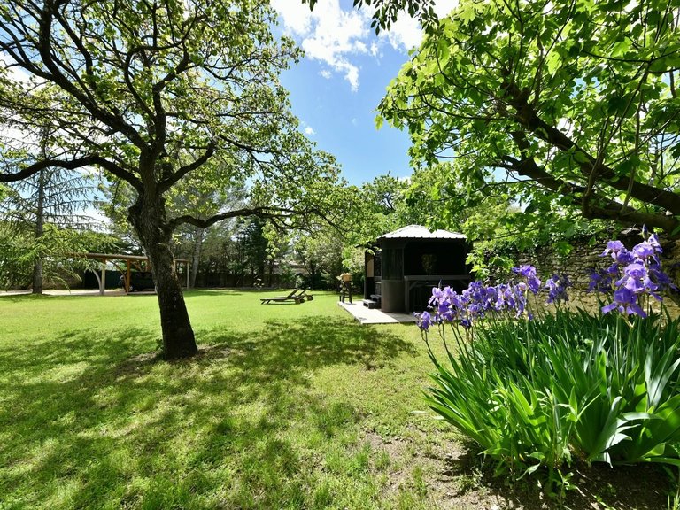 Villa for Sale in Uzes, Uzes Area 4