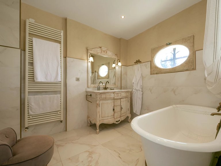 Villa for Sale in Uzes, Uzes Area 10