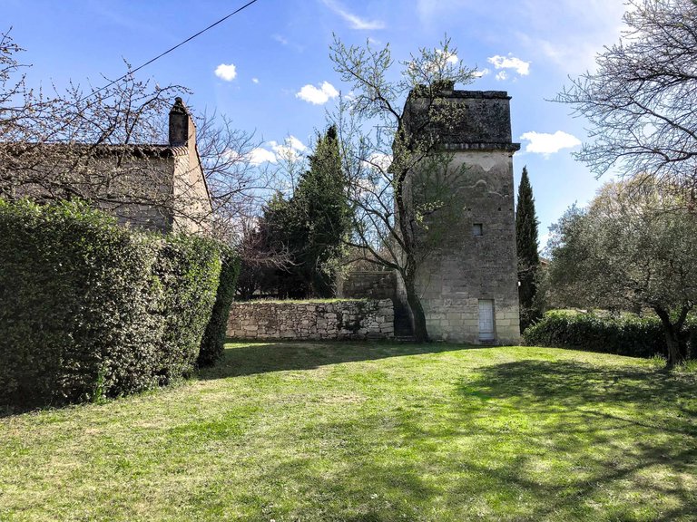 Villa for Sale in Uzes, Uzes Area 14