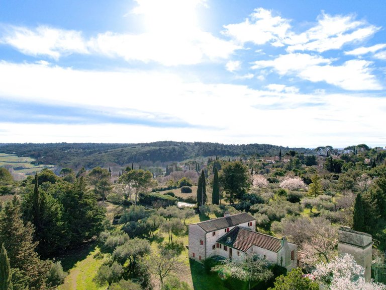 Villa for Sale in Uzes, Uzes Area 8