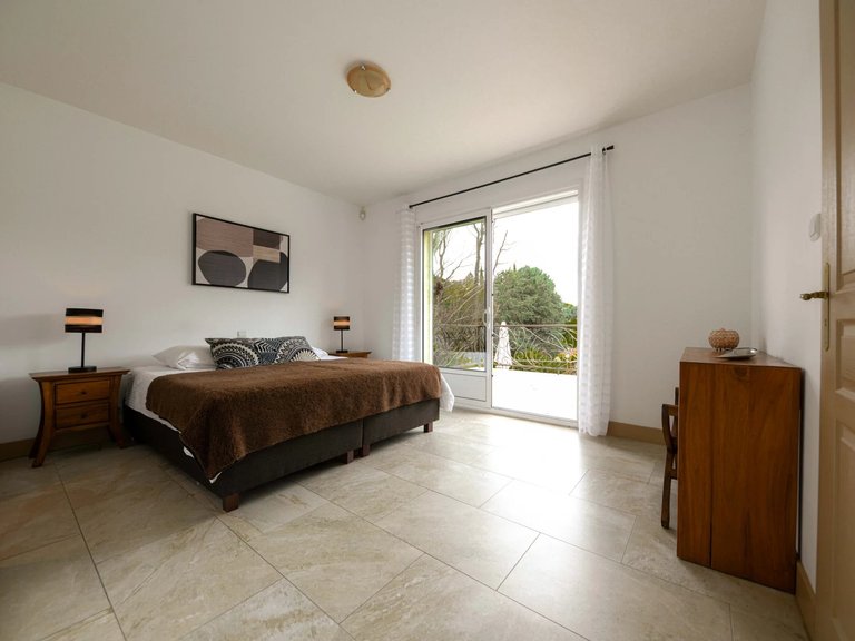 Villa for Sale in Uzes, Uzes Area 8