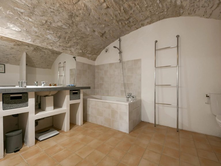 Villa for Sale in Uzes, Uzes Area 7