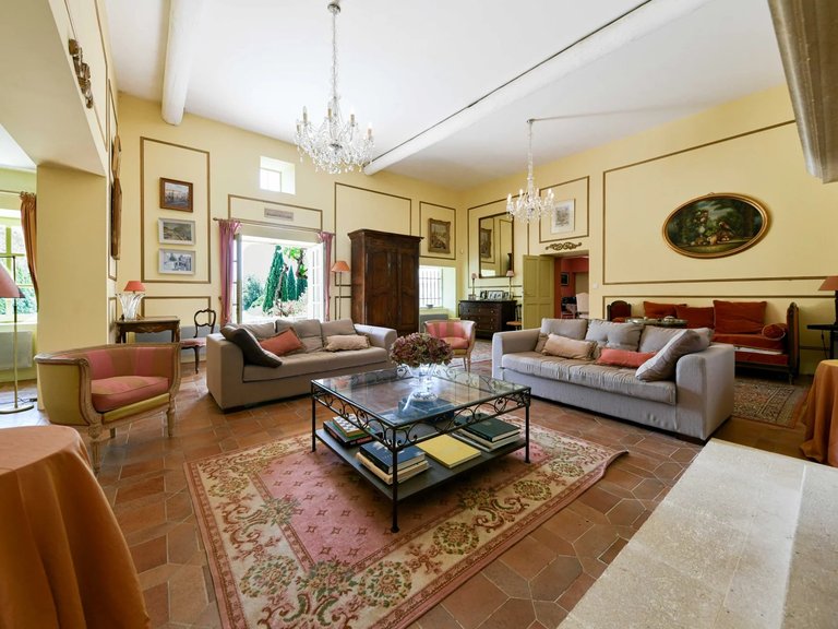 Villa for Sale in Uzes, Uzes Area 10