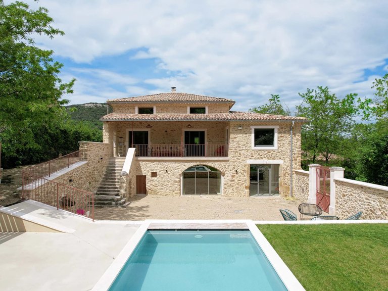 Villa for Sale in Uzes, Uzes Area 8