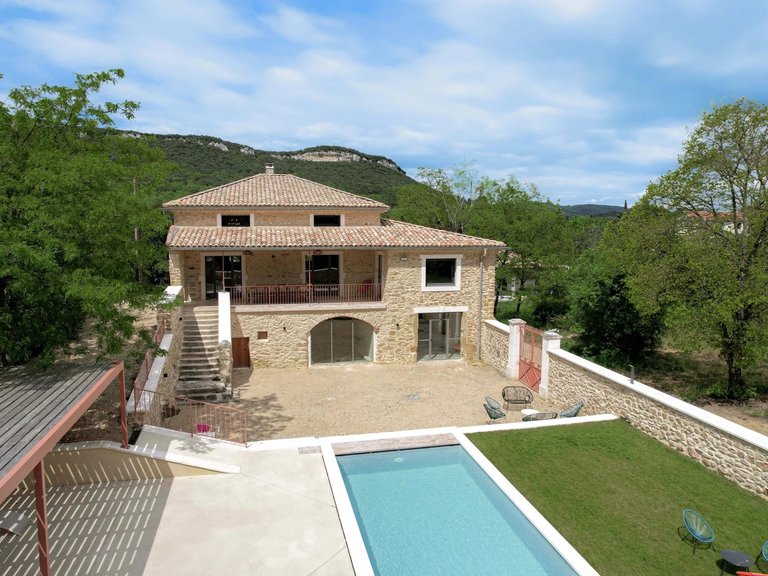 Villa for Sale in Uzes, Uzes Area 11