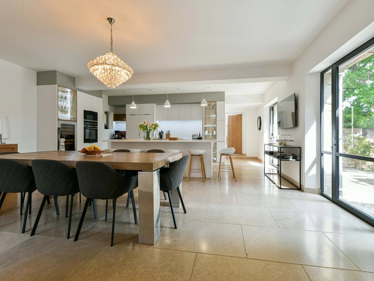 Villa for Sale in Uzes, Uzes Area 4